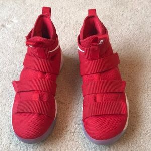 Lebron Soldier XI